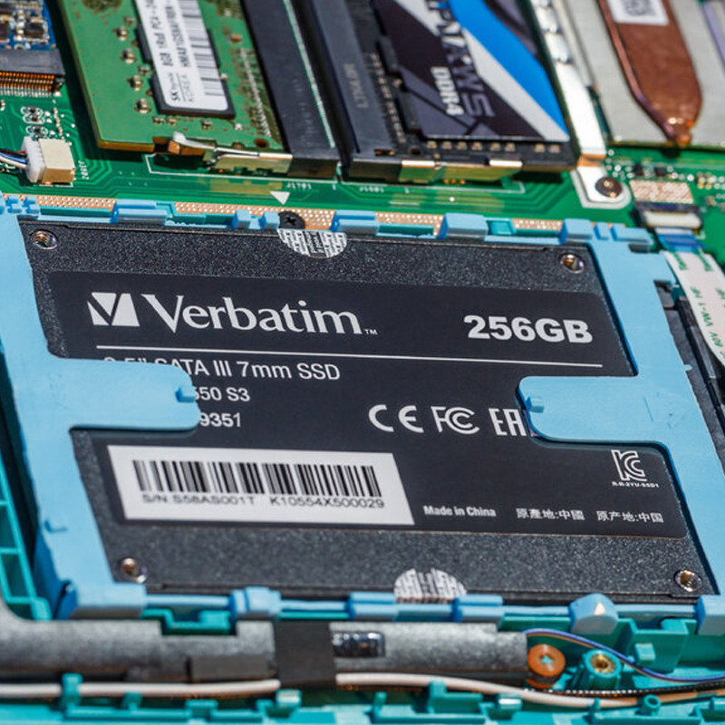 Disque Dur Interne SSD Verbatim Vi550 S3 256Go 2.5" SATA III En Tunisie